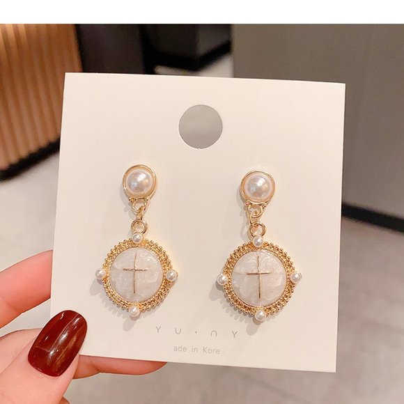 🆕💙Baroque Rococo Cross Earrings - Picture 4 of 11